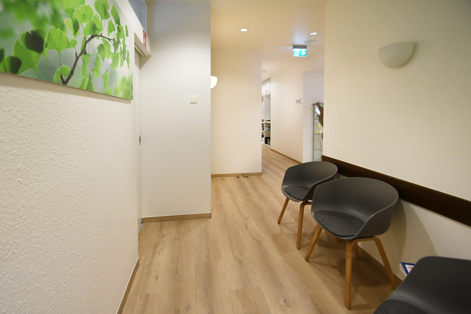 Untersuchungsraum mit Liege
